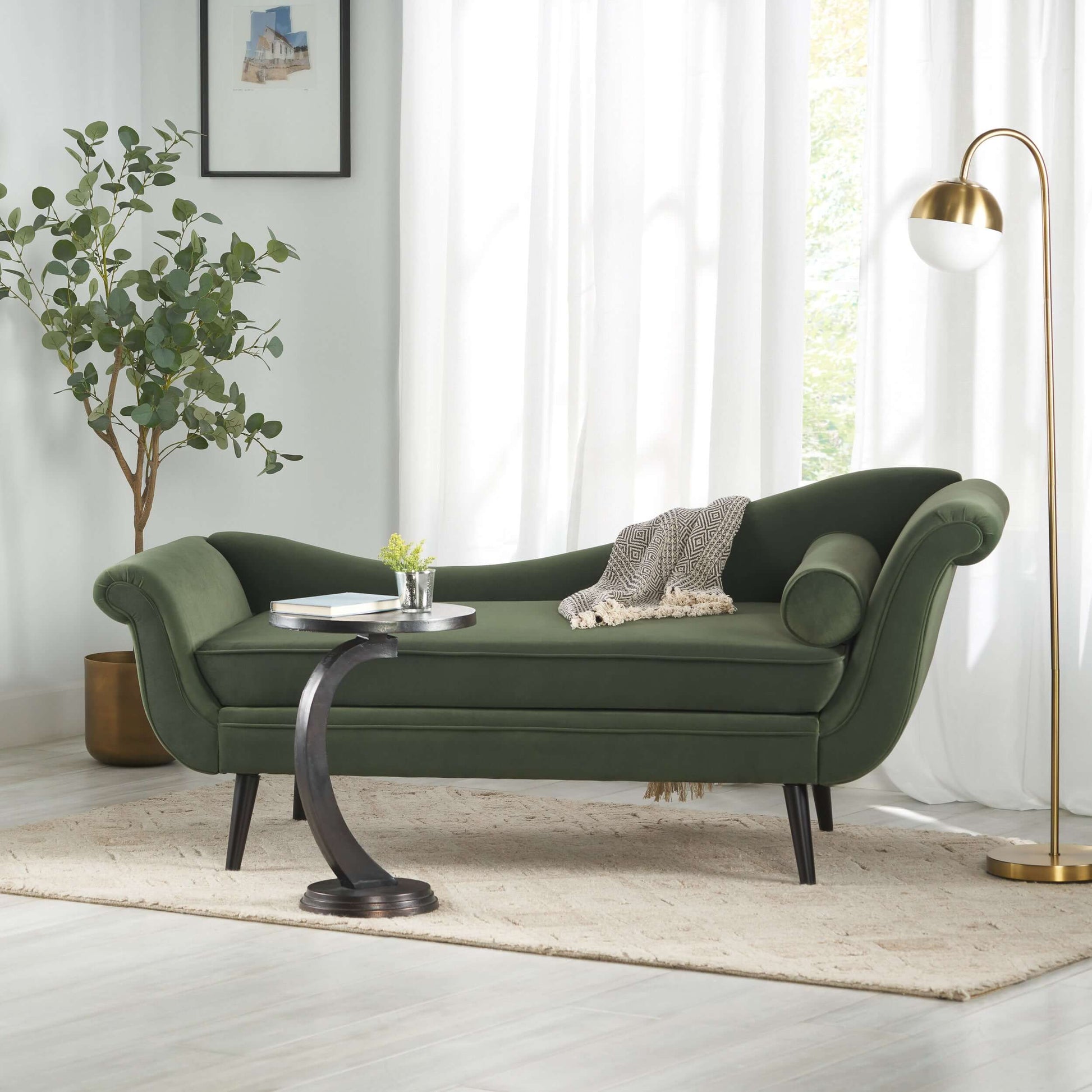 CHAISE LOUNGE